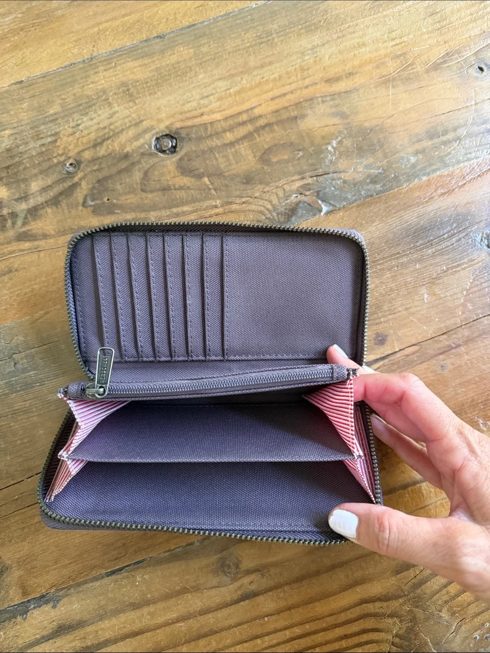Herschel supply company wallet